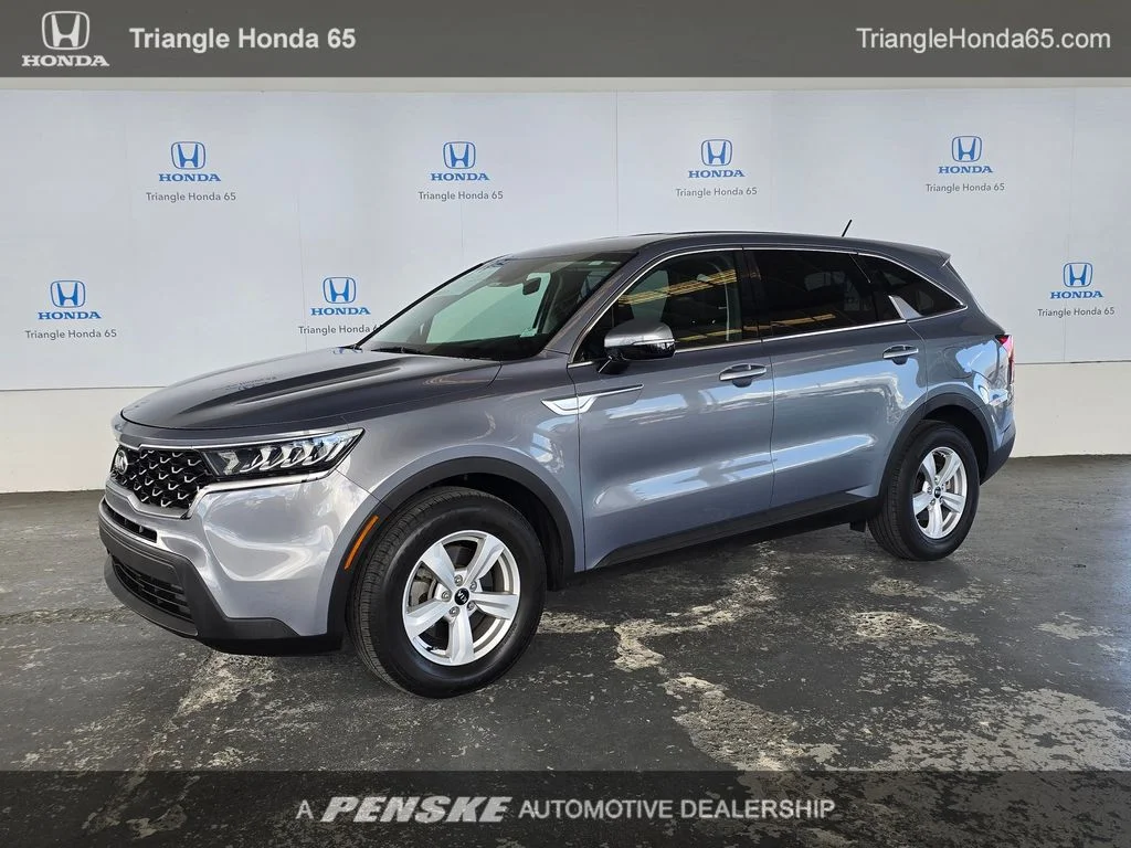 2021 Kia Sorento LX AT's photo