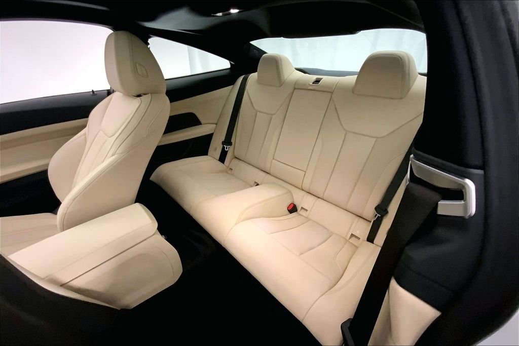 Used 2025 Mineral White Metallic BMW  image 14