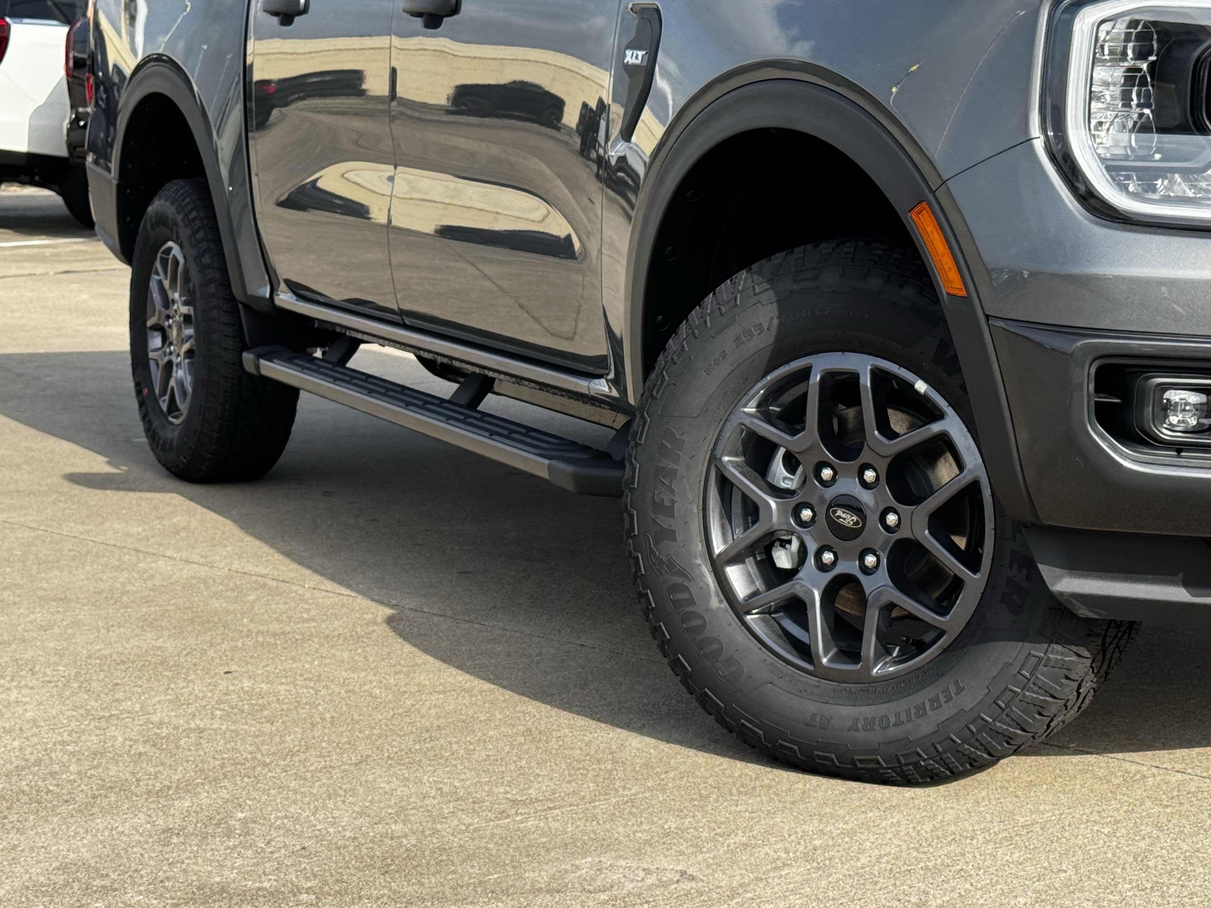 New 2026 Carbonized Gray Metallic Ford XLT image 3