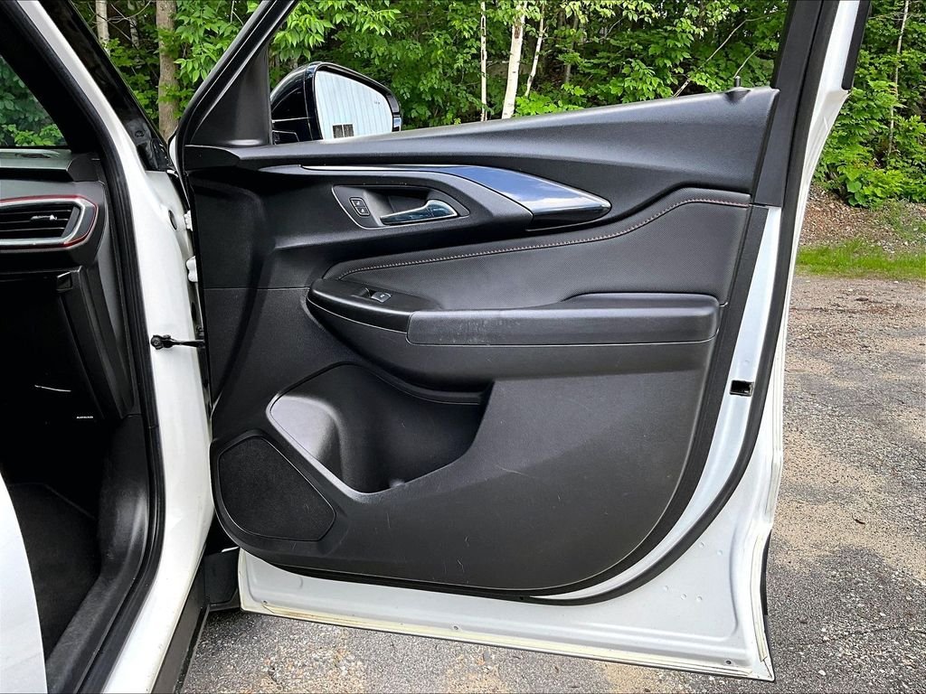 Used 2021 Summit White Chevrolet RS image 12