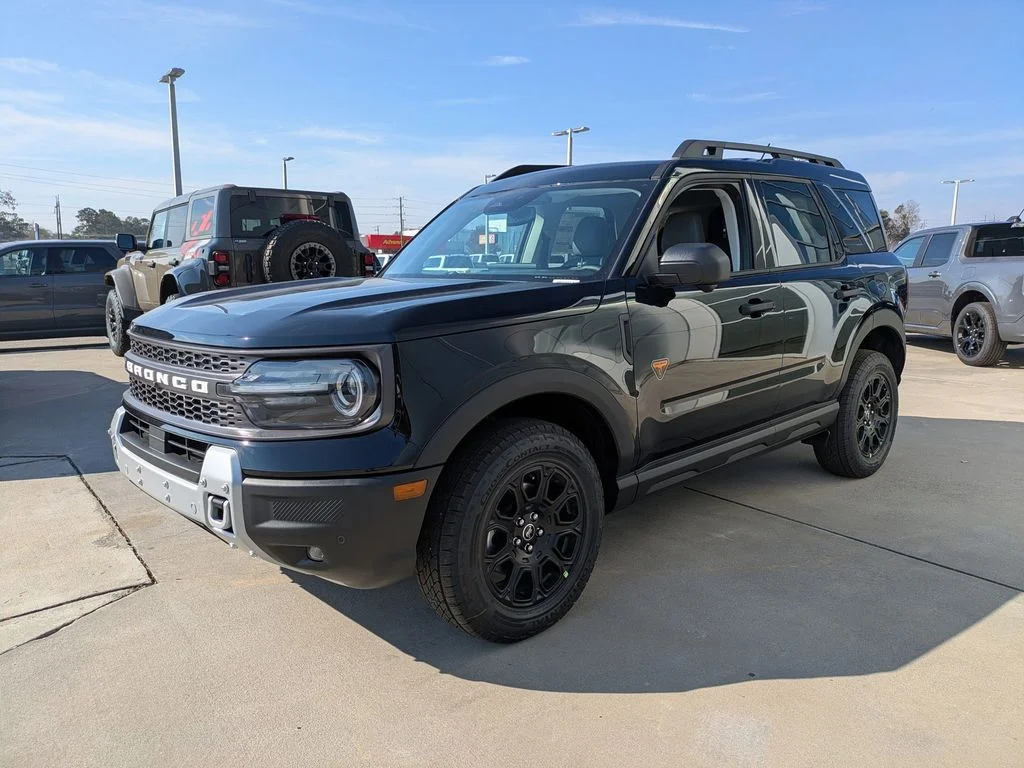 New 2025 Shadow Black Ford Badlands image 7