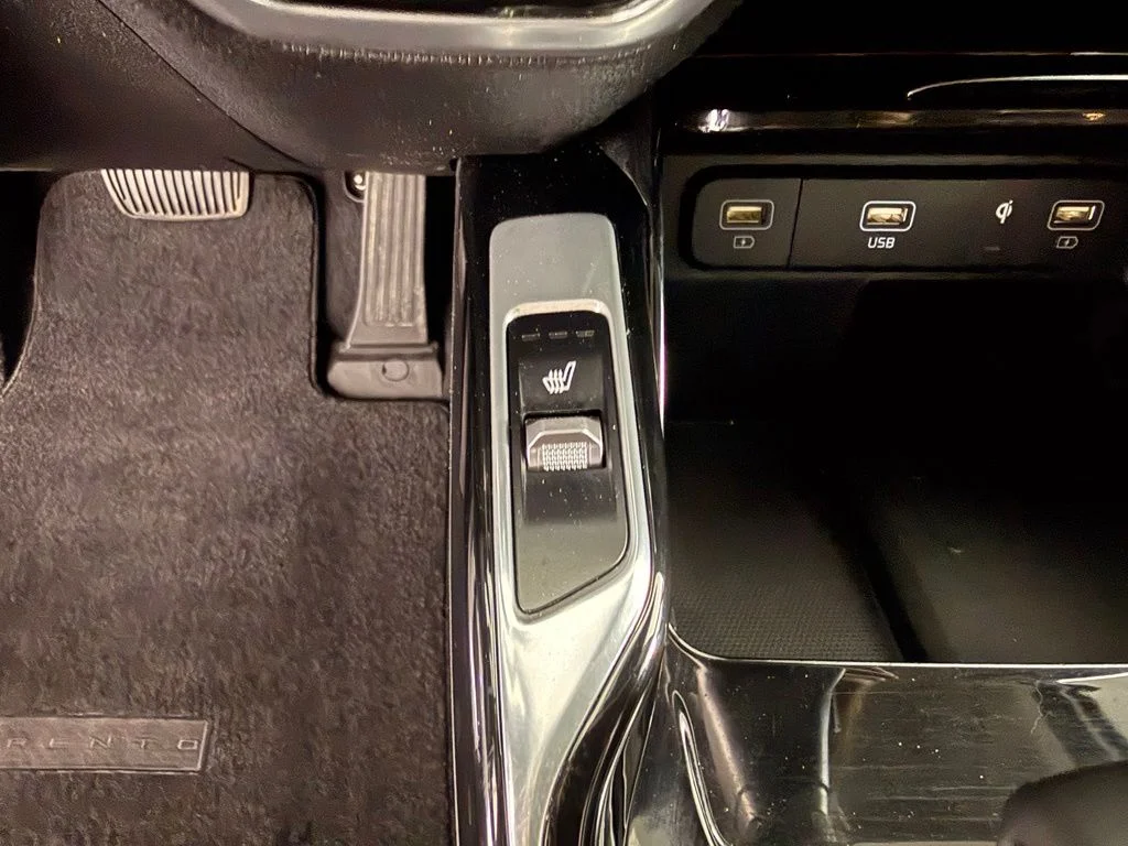 Used 2023 White Kia SX image 27