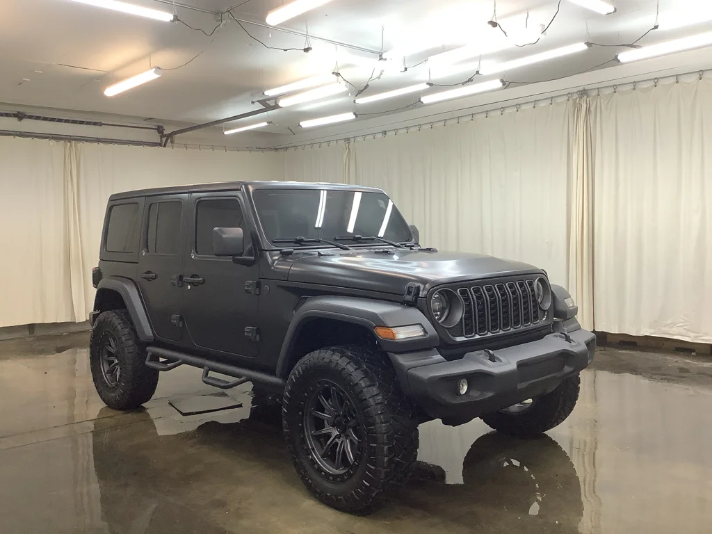 New 2026 Anvil Clear-Coat Exterior Paint Jeep Sport S image 3