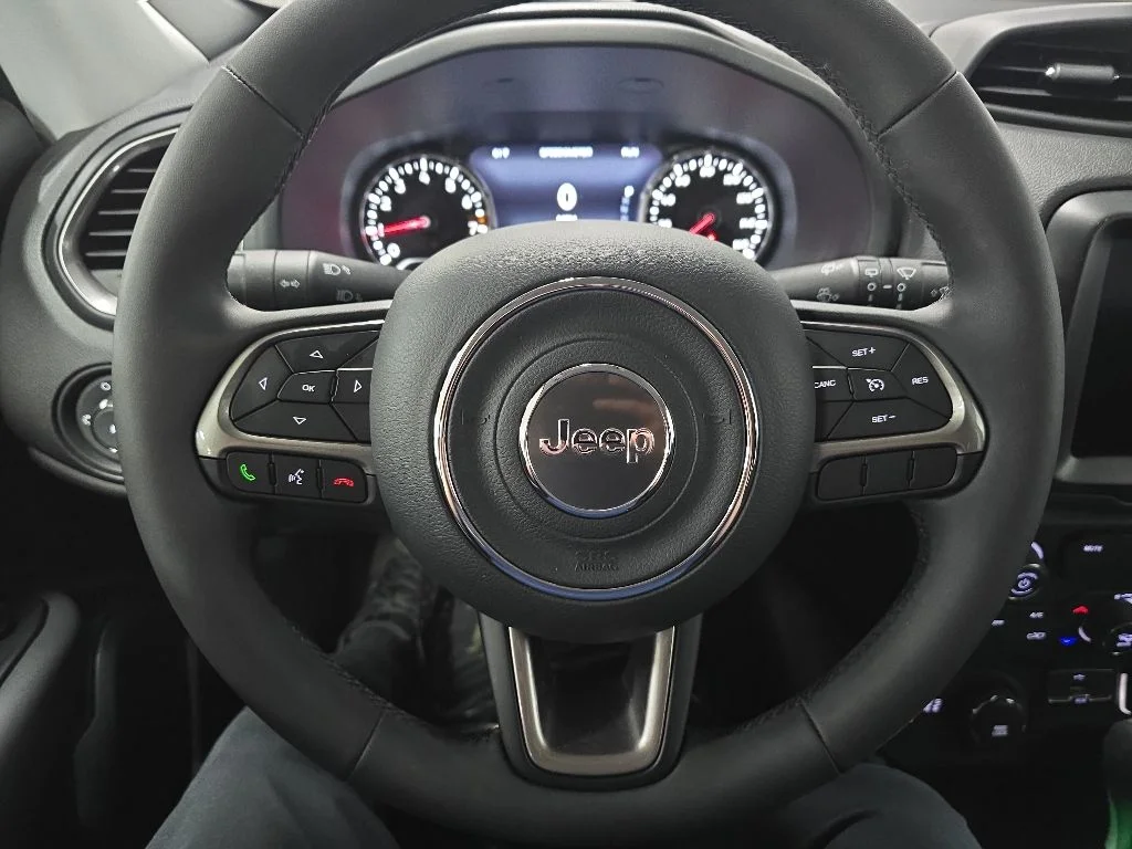 Used 2022 Teal Jeep Latitude image 18