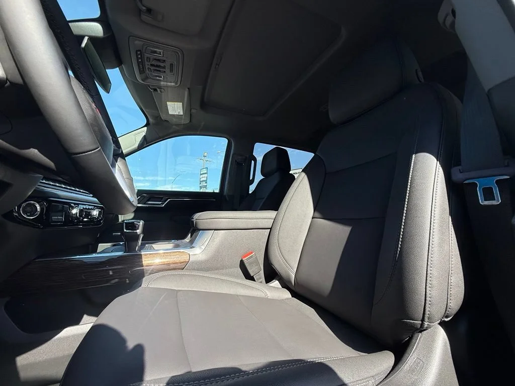 New 2026 Summit White GMC Elevation image 35