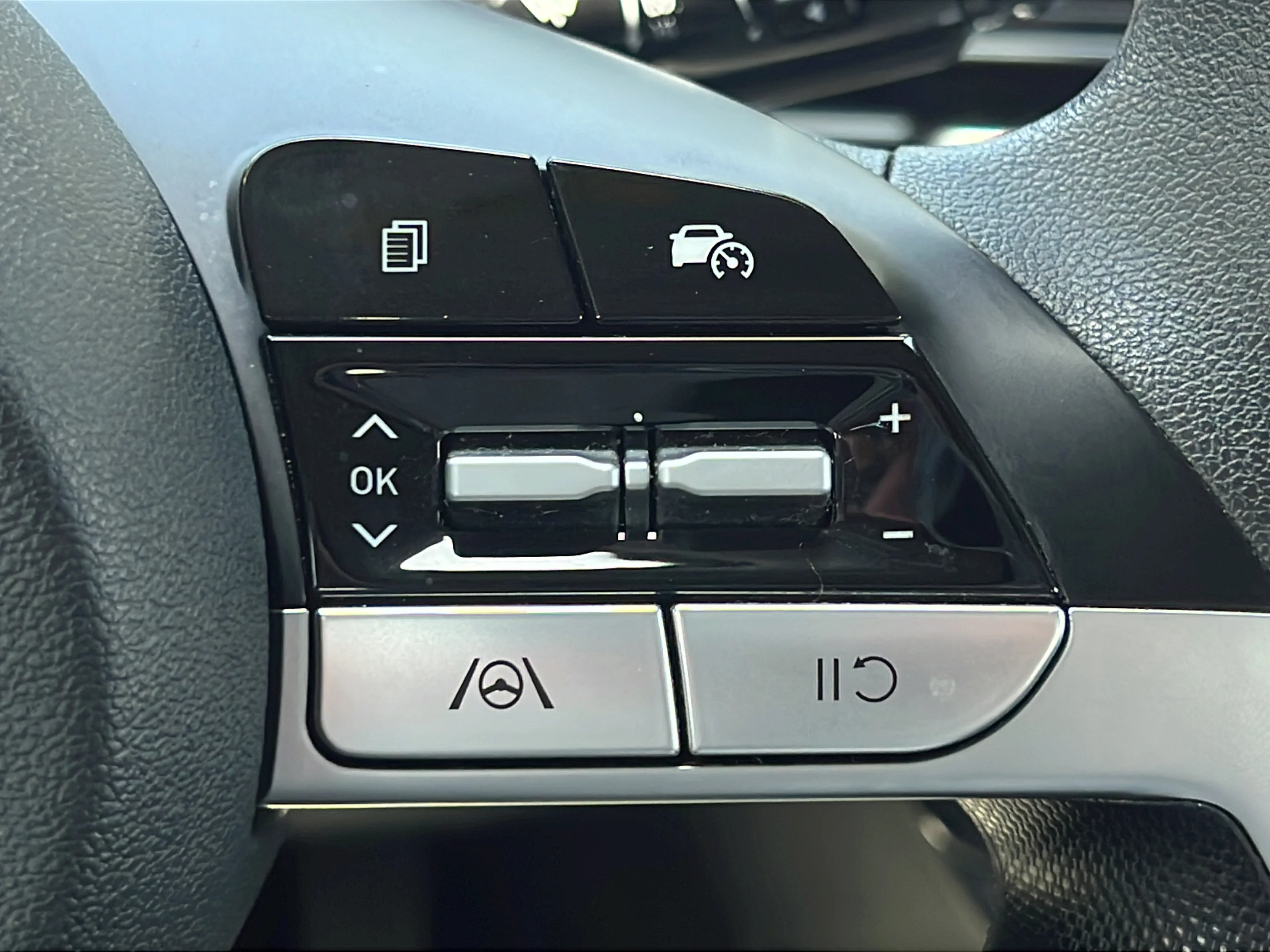 Used 2024 Intense Blue Hyundai SEL image 19