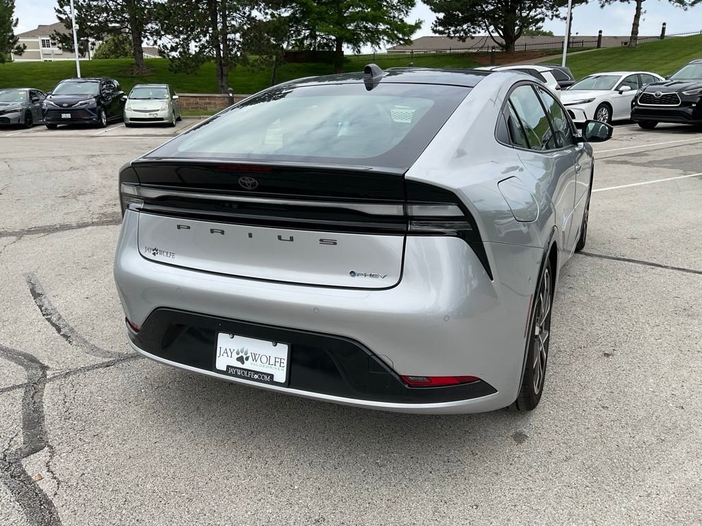 Certified Used 2025  Toyota XSE Premium image 5