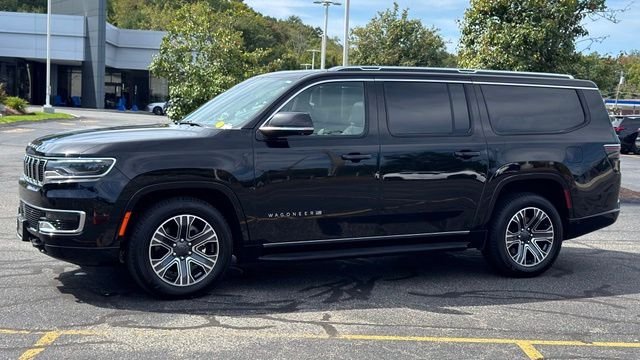Used 2024 Diamond Black Crystal Pearlcoat Jeep Base image 3