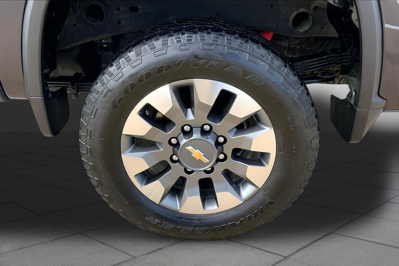 Used 2024 Dark Ash Metallic Chevrolet Custom image 11