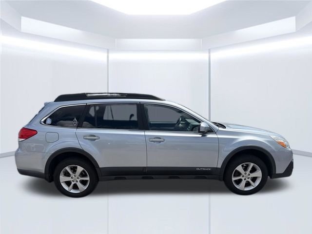 Used 2013 Silver Subaru 2.5i Premium image 5