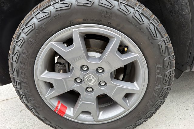 Certified Used 2025 Sonic Gray Pearl Honda TrailSport image 5