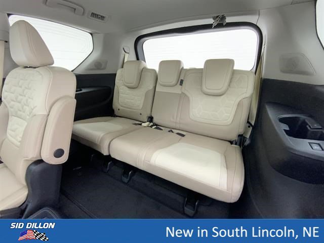 New 2026 Everest White Pearl Tricoat/Super Black Nissan Platinum Reserve image 14