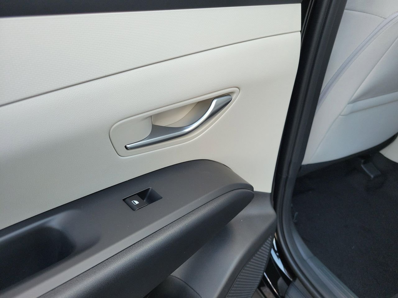 New 2026 Ash Black Hyundai SEL AWD image 13