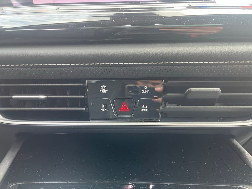 New 2026 Gray Volkswagen 2.0T SE w/Technology image 15