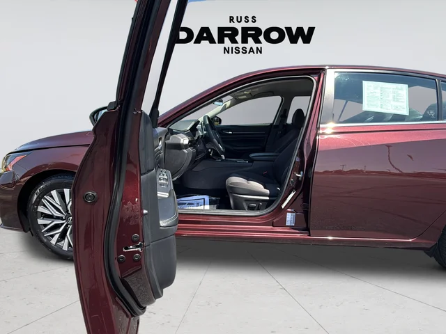 Used 2024 Red Nissan 2.5 SV image 41