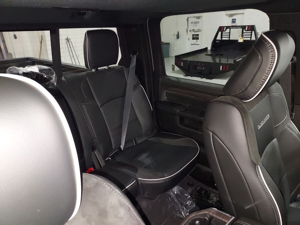 2026 RAM 2500 Laramie - Photo 18