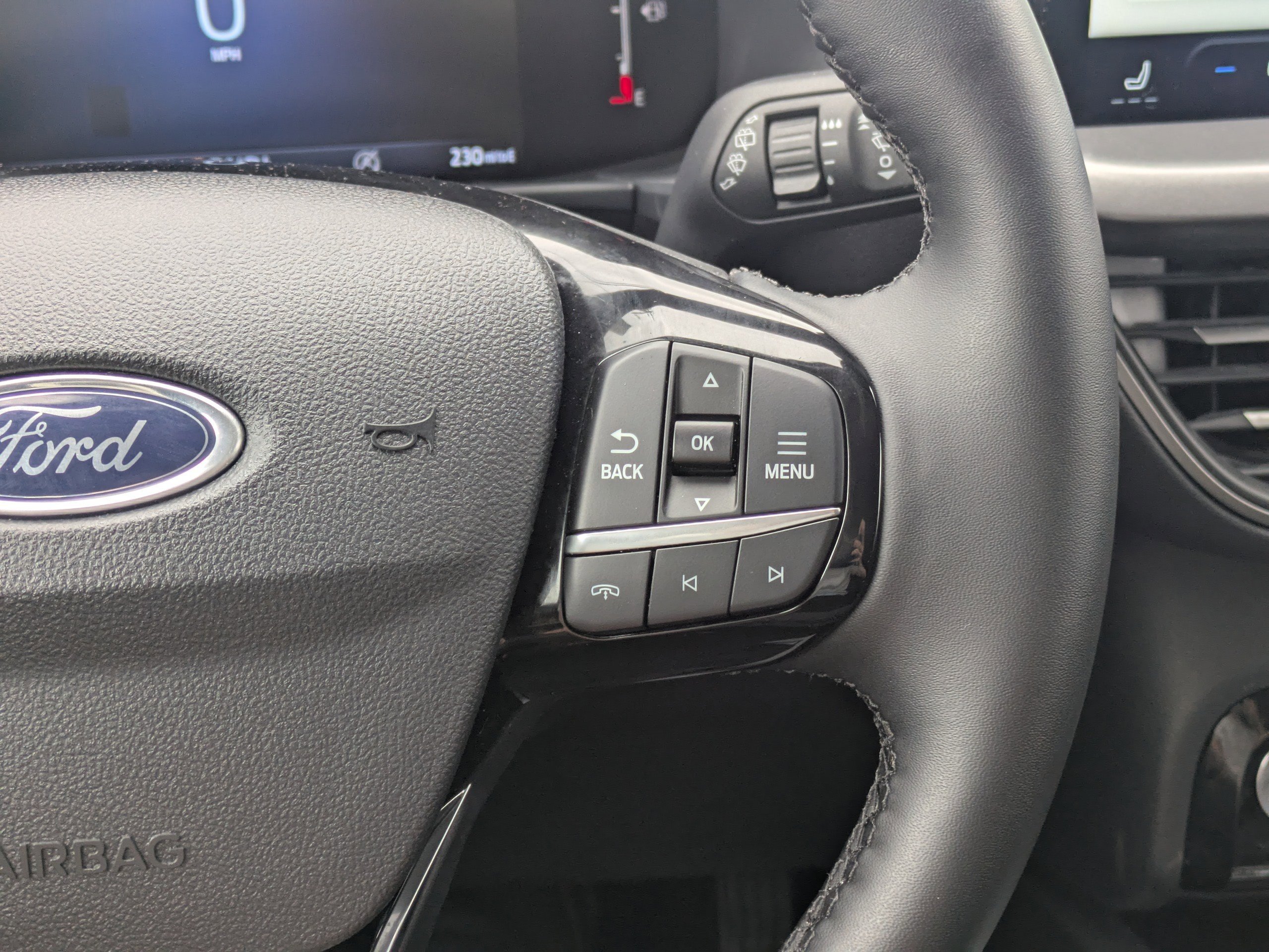Used 2025 Oxford White Ford Active image 16