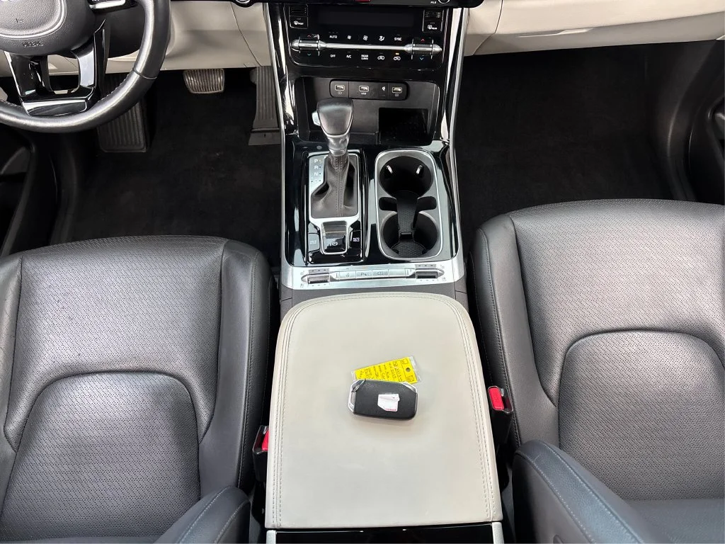 Used 2023 White Kia SX Prestige image 23