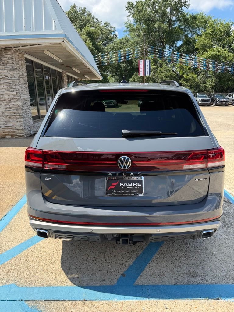 Used 2024 Gray Volkswagen 2.0T Peak Edition SE w/Technology image 5