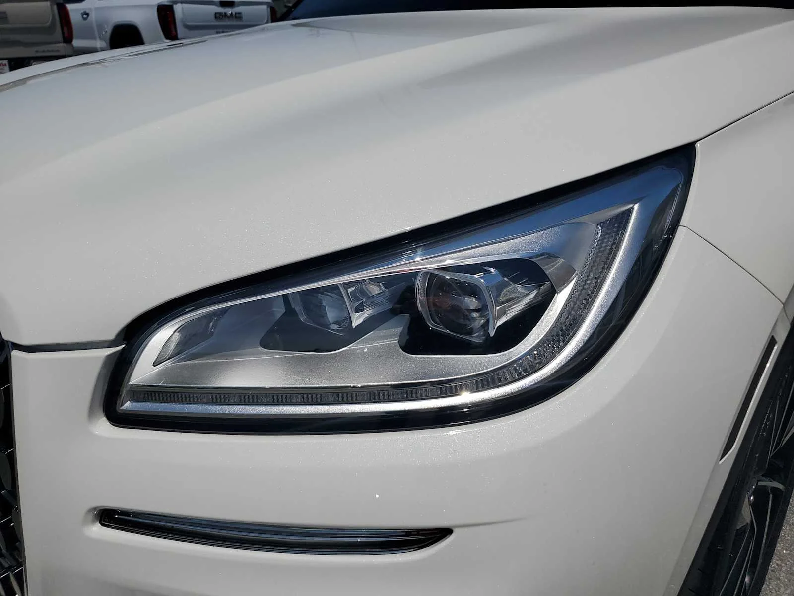 Used 2023 White Lincoln Reserve image 11