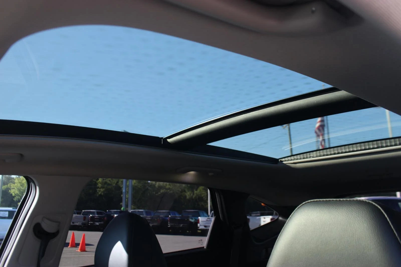 Used 2022 Blue Hyundai Limited image 36