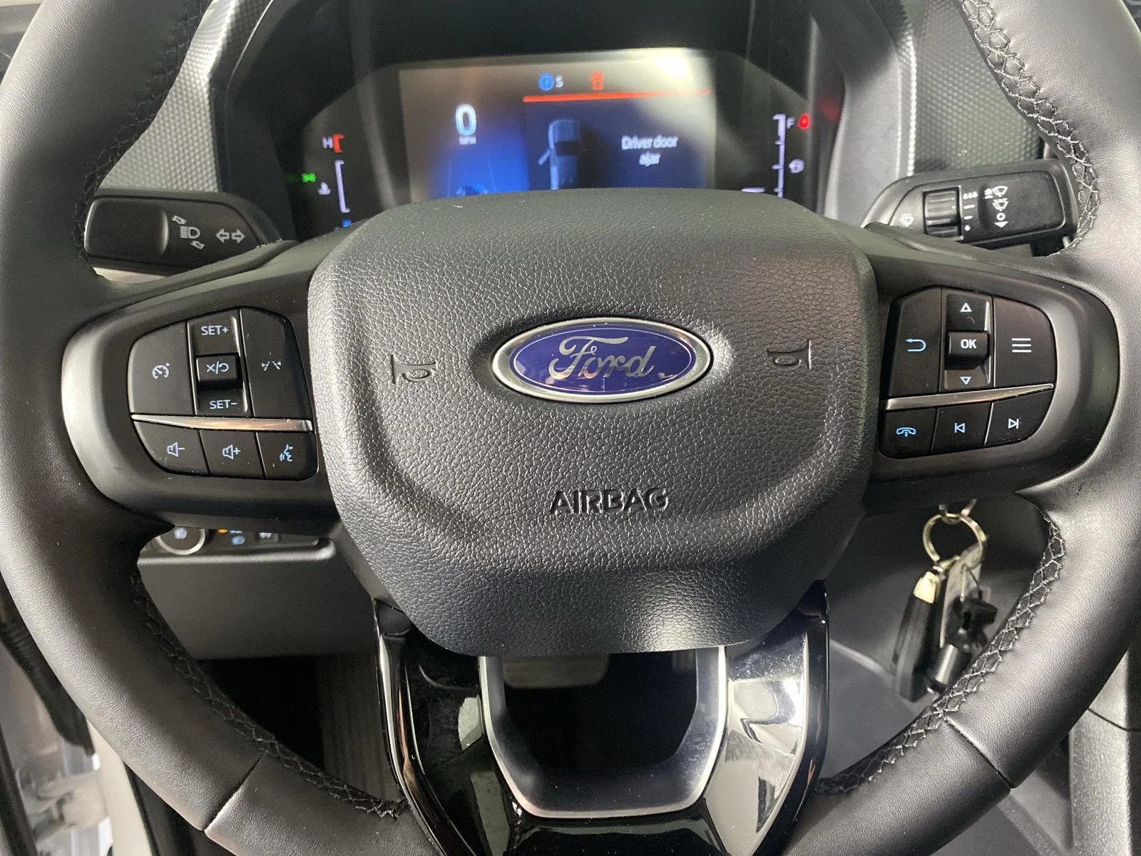 Used 2025 Oxford White Ford XLT image 16