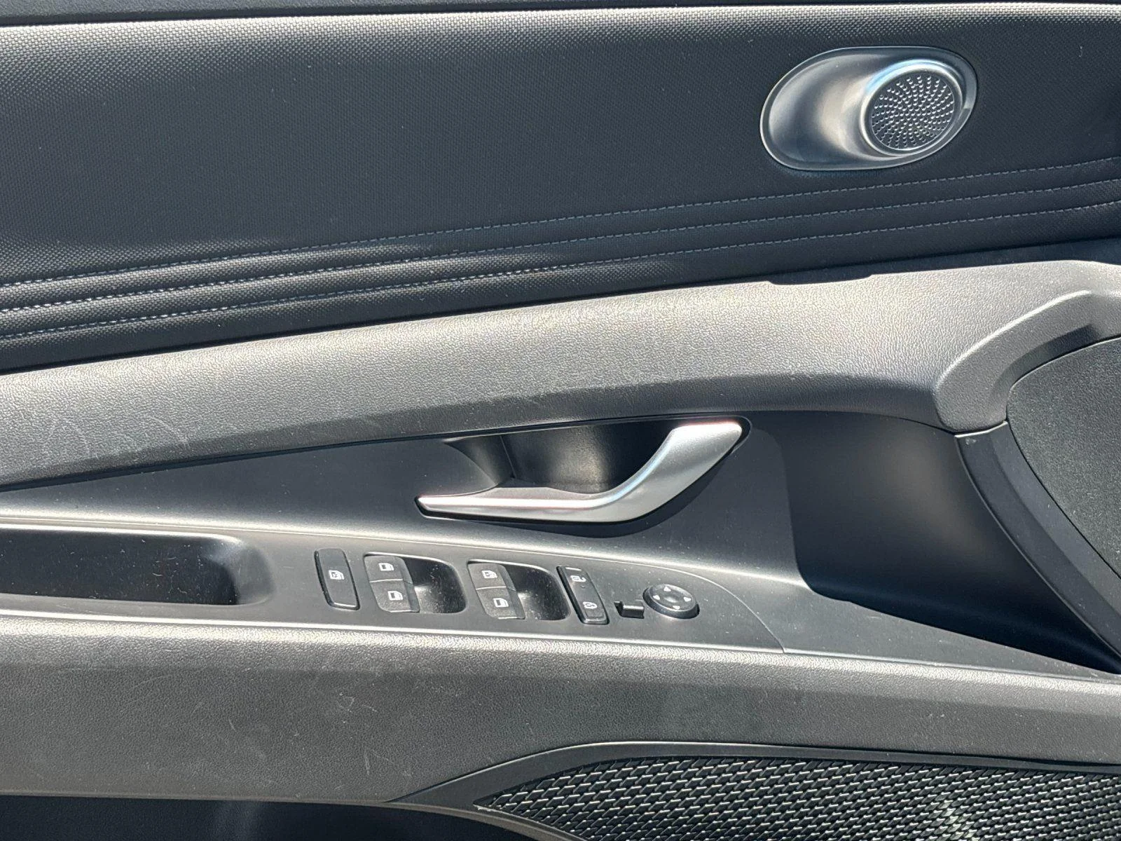 Used 2025 Ecotronic Gray Hyundai SEL Convenience image 14