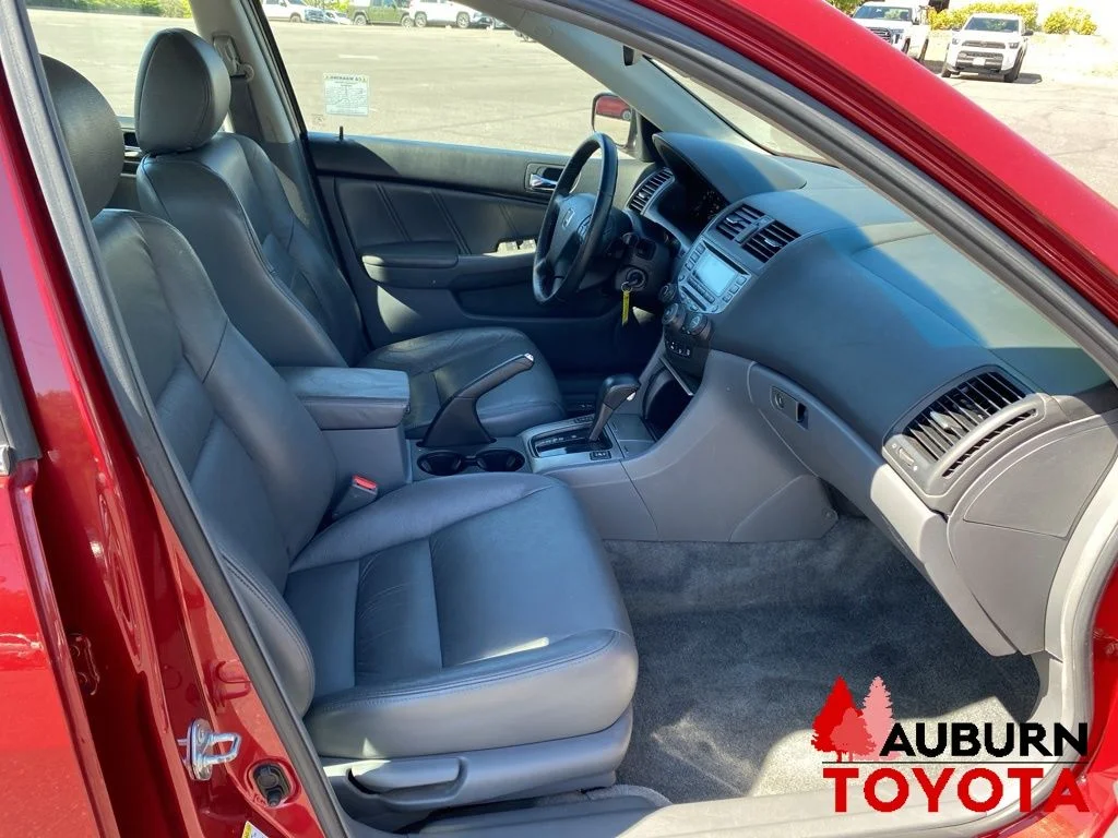 Used 2007 San Marino Red Honda EX-L image 11