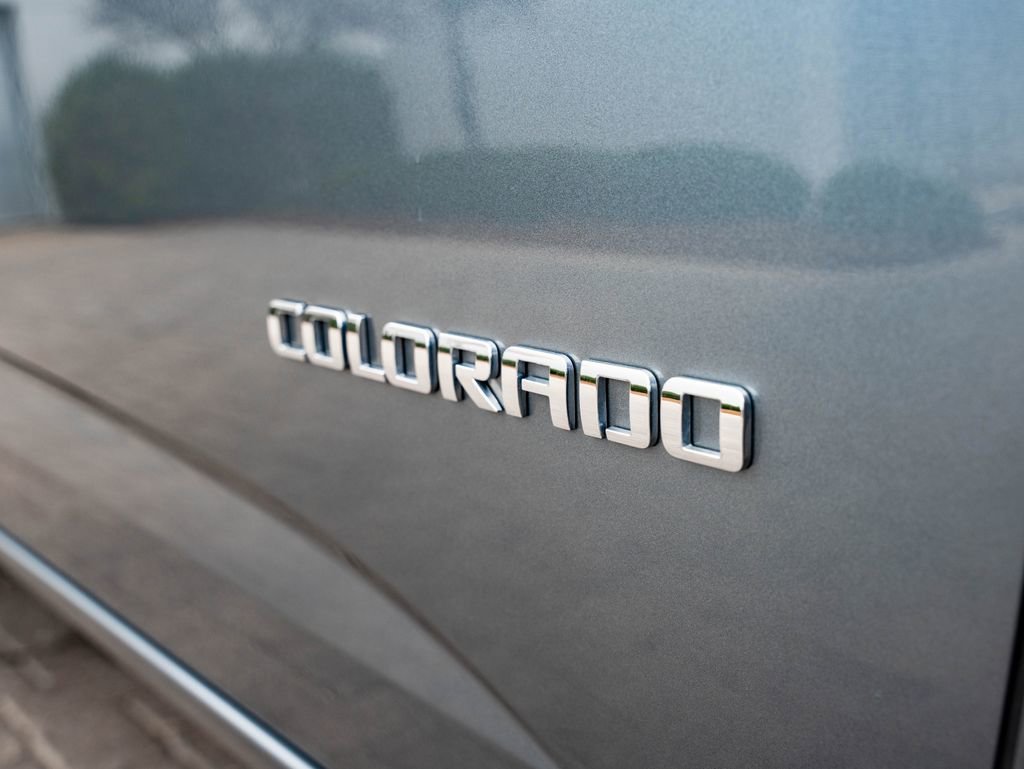 Used 2019 Satin Steel Metallic Chevrolet Z71 image 15