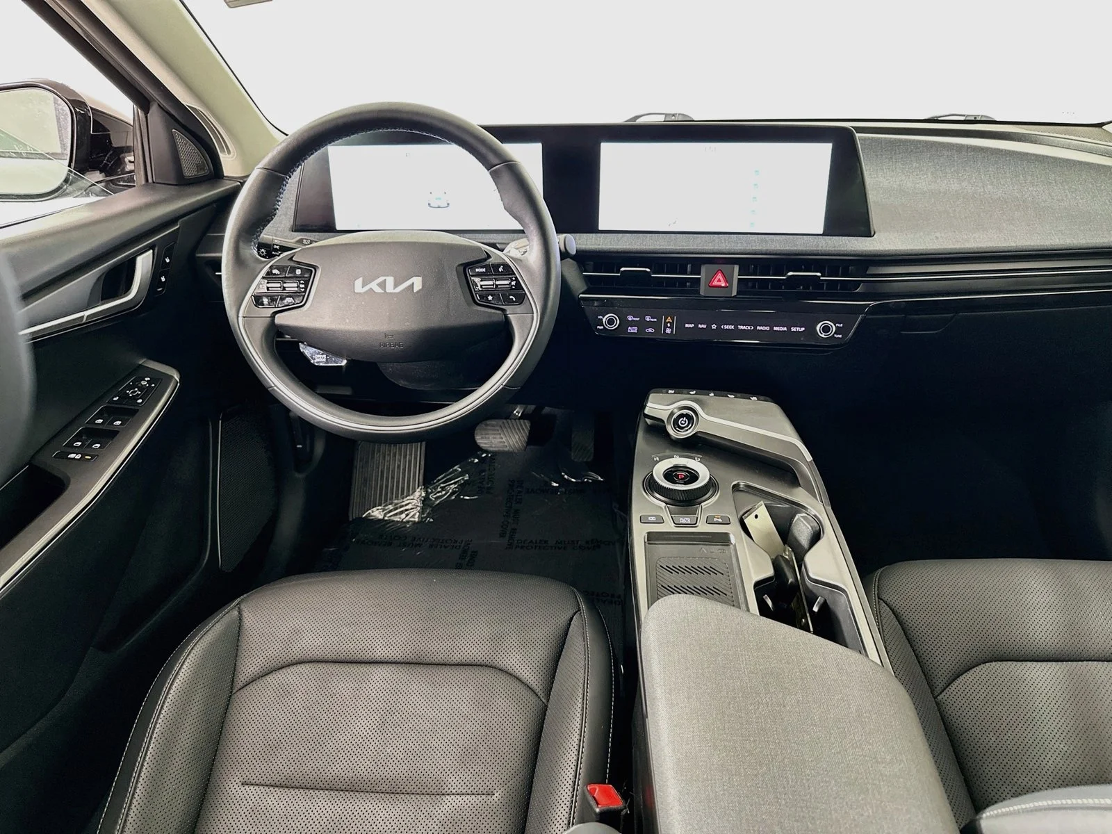 Used 2024 Steel Gray Kia Wind image 24