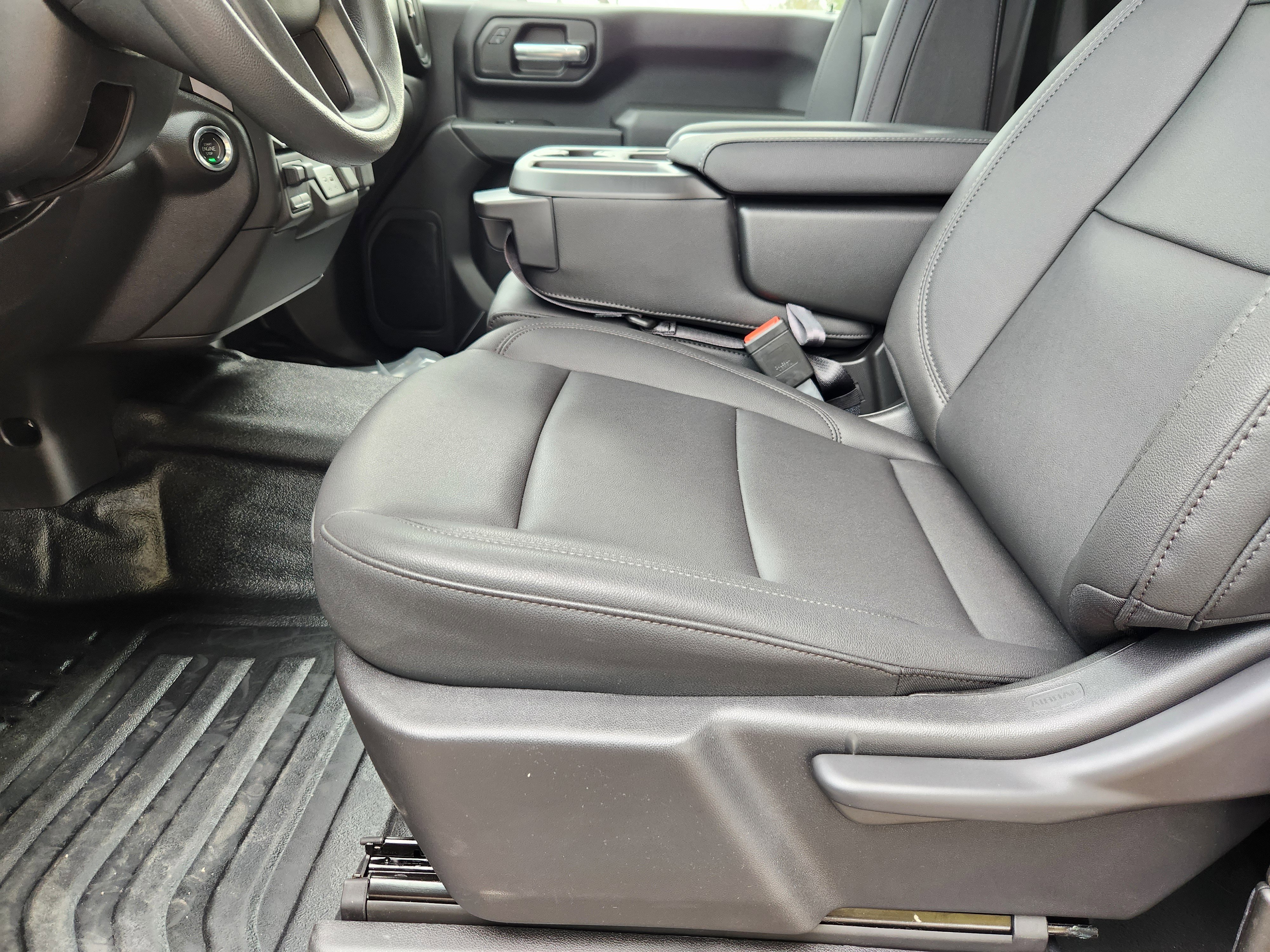 2025 GMC Sierra 3500HD Pro - Photo 10