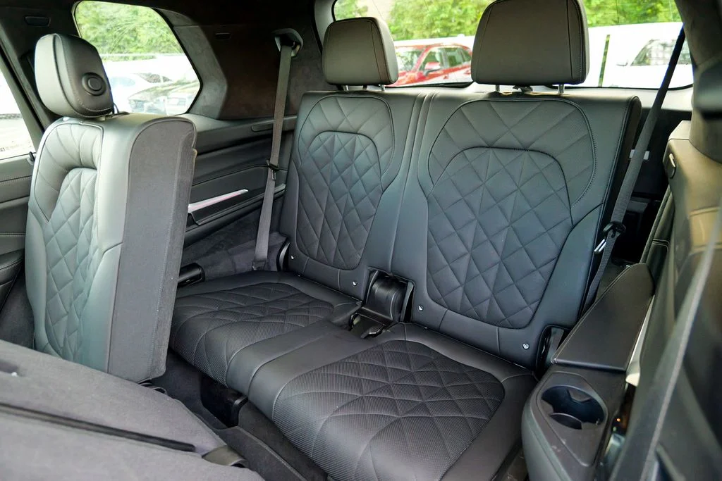 Used 2024 Brooklyn Gray Metallic BMW xDrive40i image 32