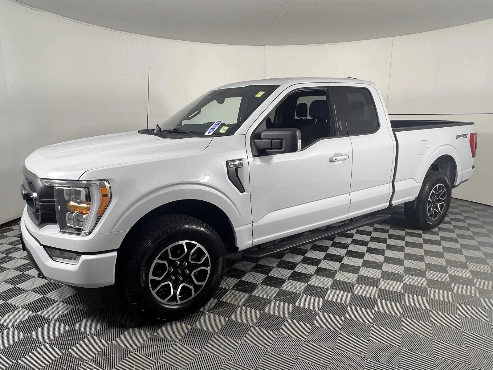 Used 2021 Space White Ford XLT image 6