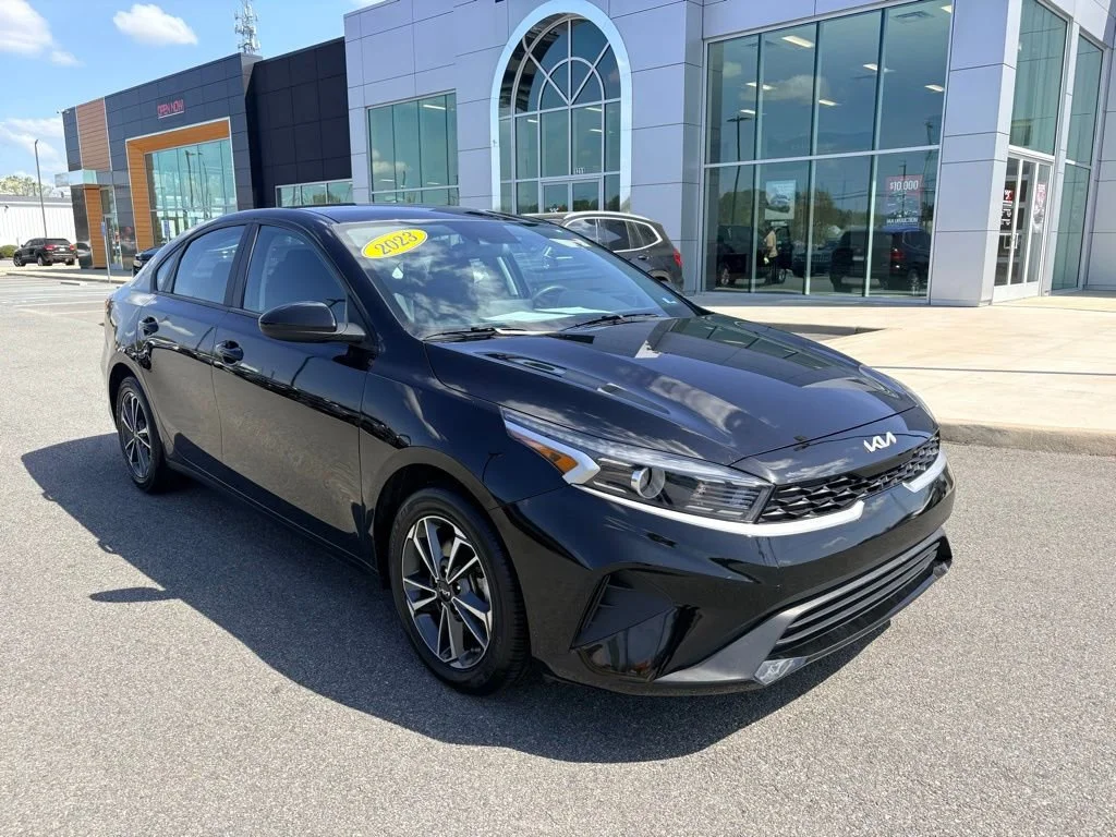 2023 Kia Forte LXS AT's photo