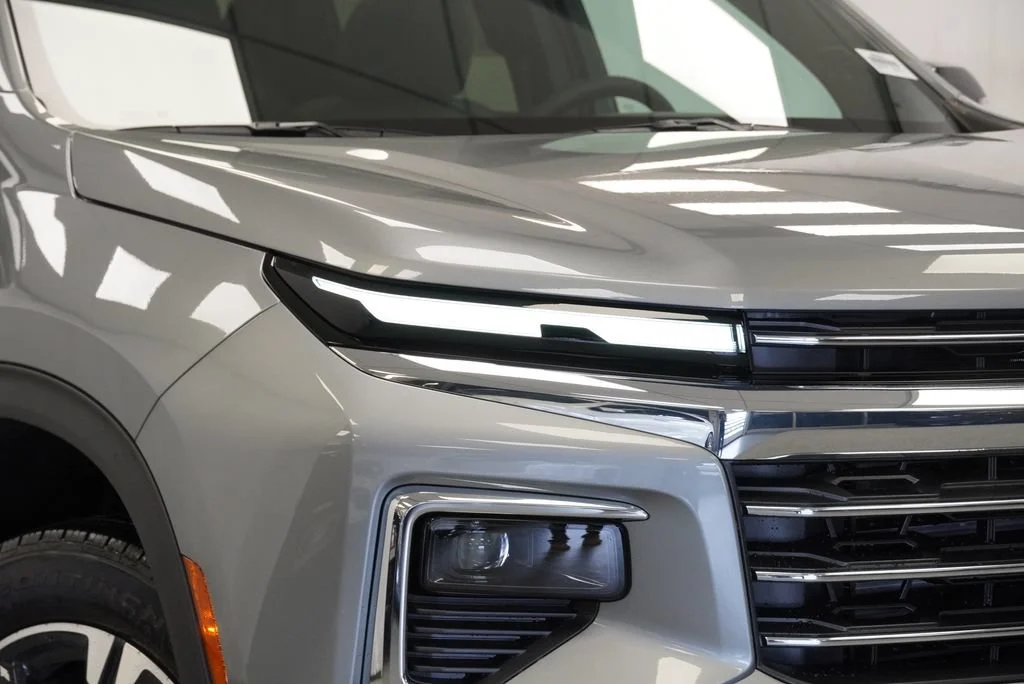 New 2027 Sterling Gray Metallic Chevrolet LT image 33