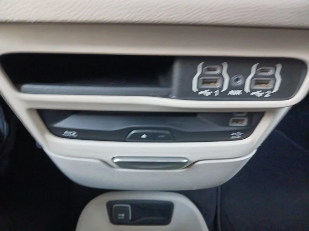 Used 2022 Black Chrysler Touring L image 22