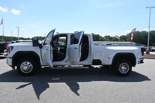 Used 2024 Summit White GMC Denali DRW image 23