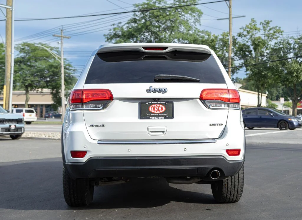 Used 2019 White Jeep Limited image 5