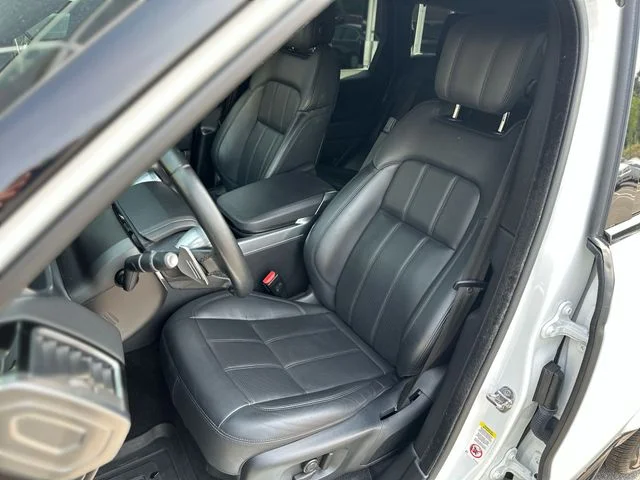 Used 2022 White Land Rover HSE Silver Edition image 12