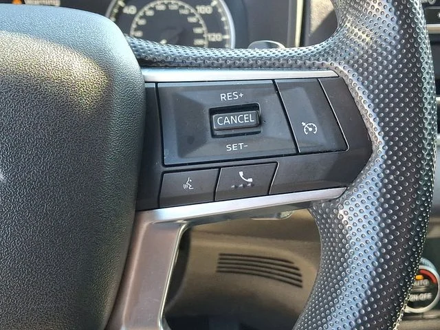 Used 2022 Black Mitsubishi ES image 22