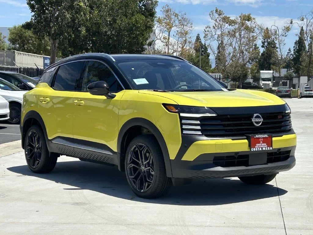 New 2026 Yuzu Yellow Metallic / Super Black Two-tone Nissan SR image 5