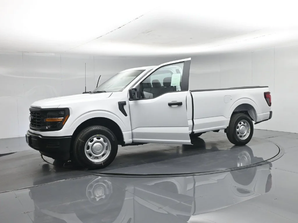 New 2026 Oxford White Ford XL image 5