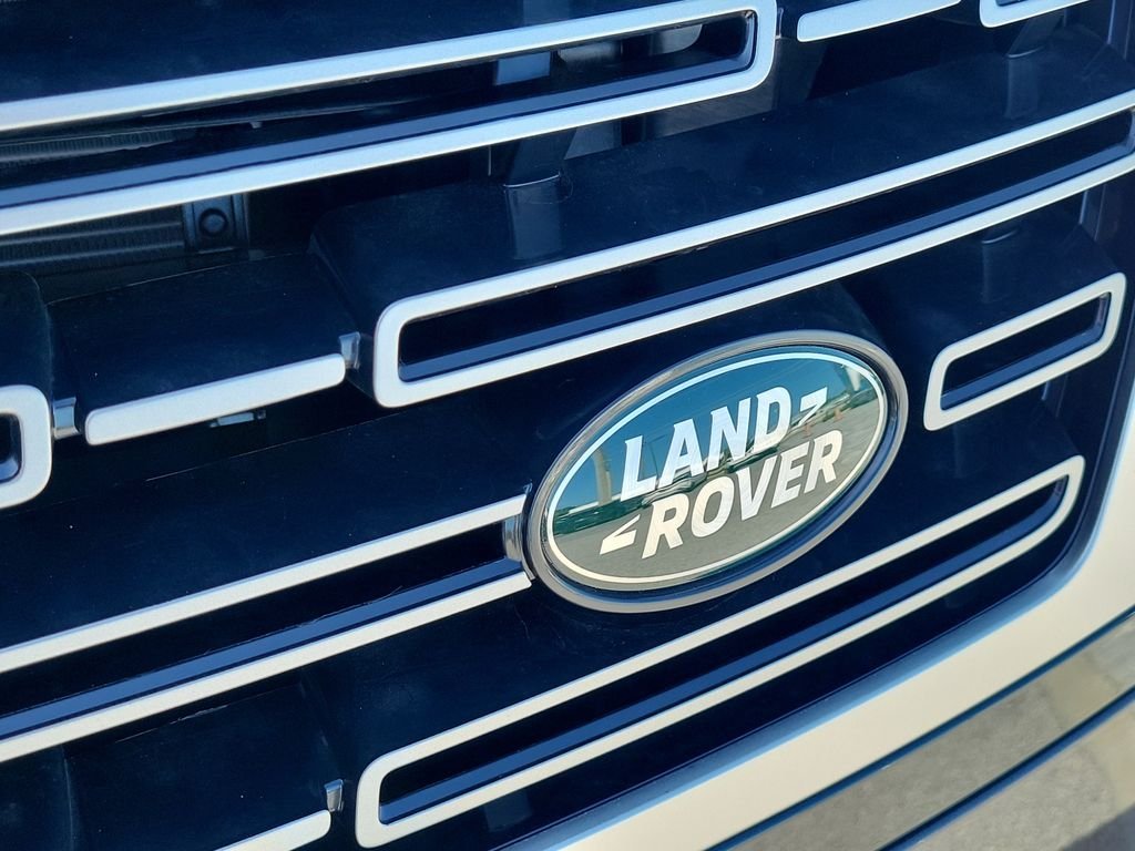 New 2026 Charente Grey LAND ROVER SE image 10