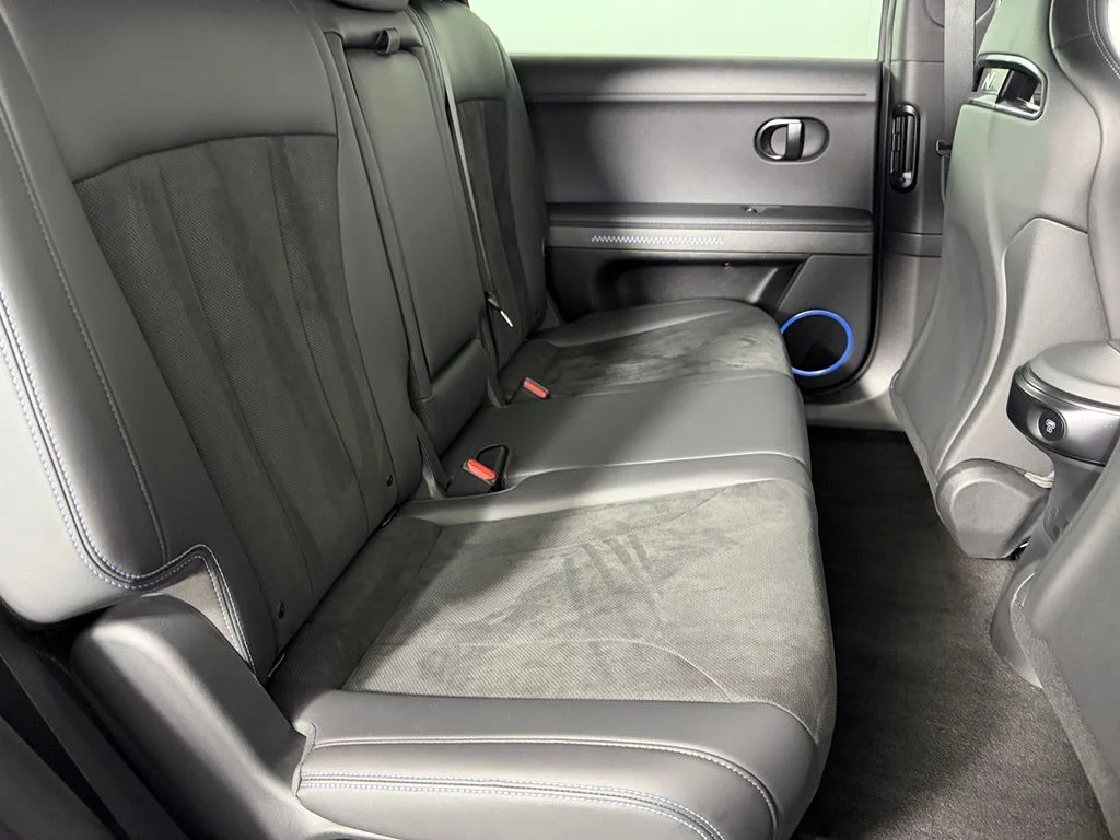 Used 2025 Gray Hyundai Base image 23