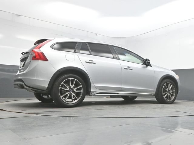Used 2017 Silver Volvo T5 image 40