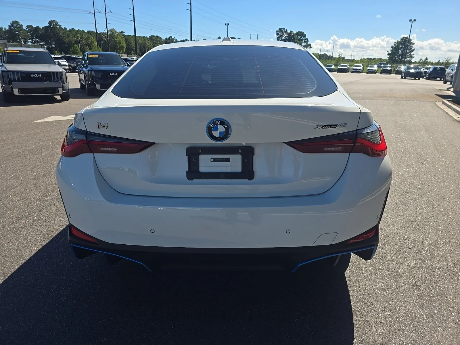 Used 2024 Alpine White BMW xDrive40 image 5