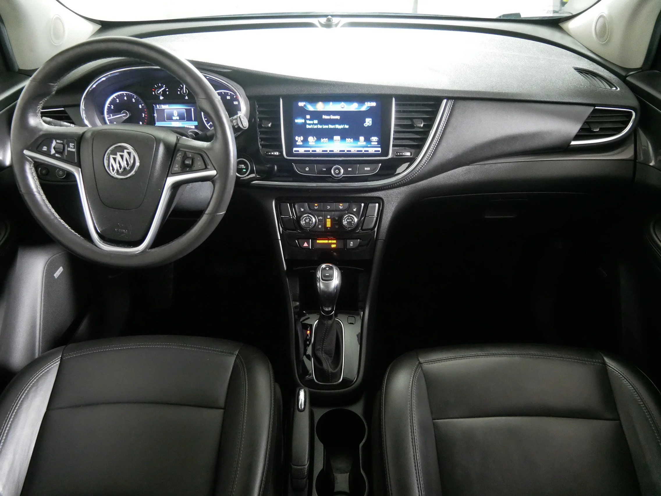 Used 2018 Ebony Twilight Metallic Buick Essence image 10