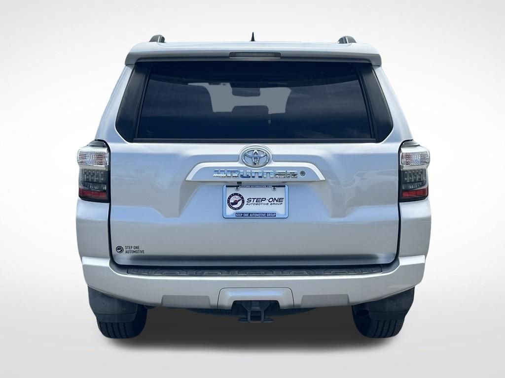 Used 2019 Silver Toyota SR5 Premium image 5