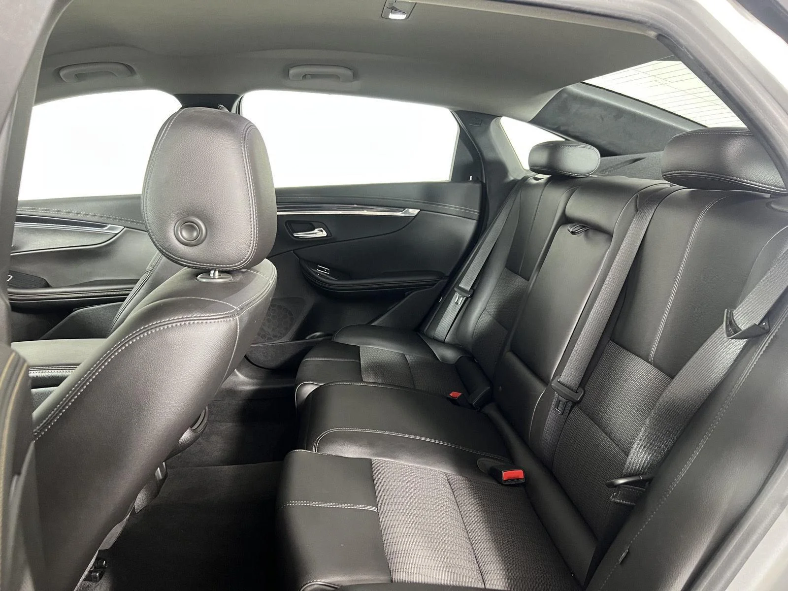 Used 2017 Silver Ice Metallic Chevrolet LT image 6