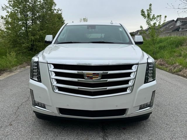 Used 2020 Crystal White Cadillac Luxury image 3